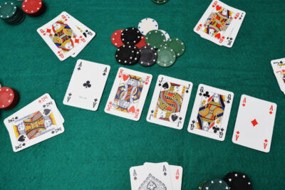 Tìm hiểu chi tiết luật chơi Poker tại Oxbet99.link